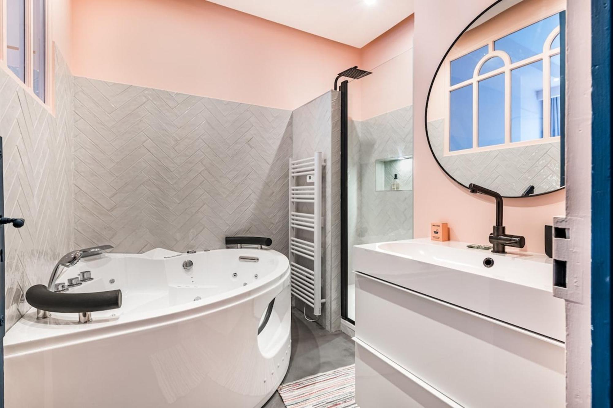 Beige Hospitalite - Gisele - Ultralux Balneo - Neuf 2 Chambres Сент-Этьен Экстерьер фото